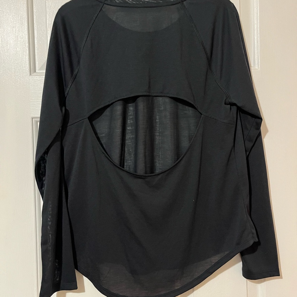 Under Armour Women's Black Long Sleeve Top with back cut out - Picture 2 of 4